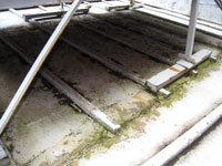 屋根施工時期のめやす写真：金属屋根の劣化